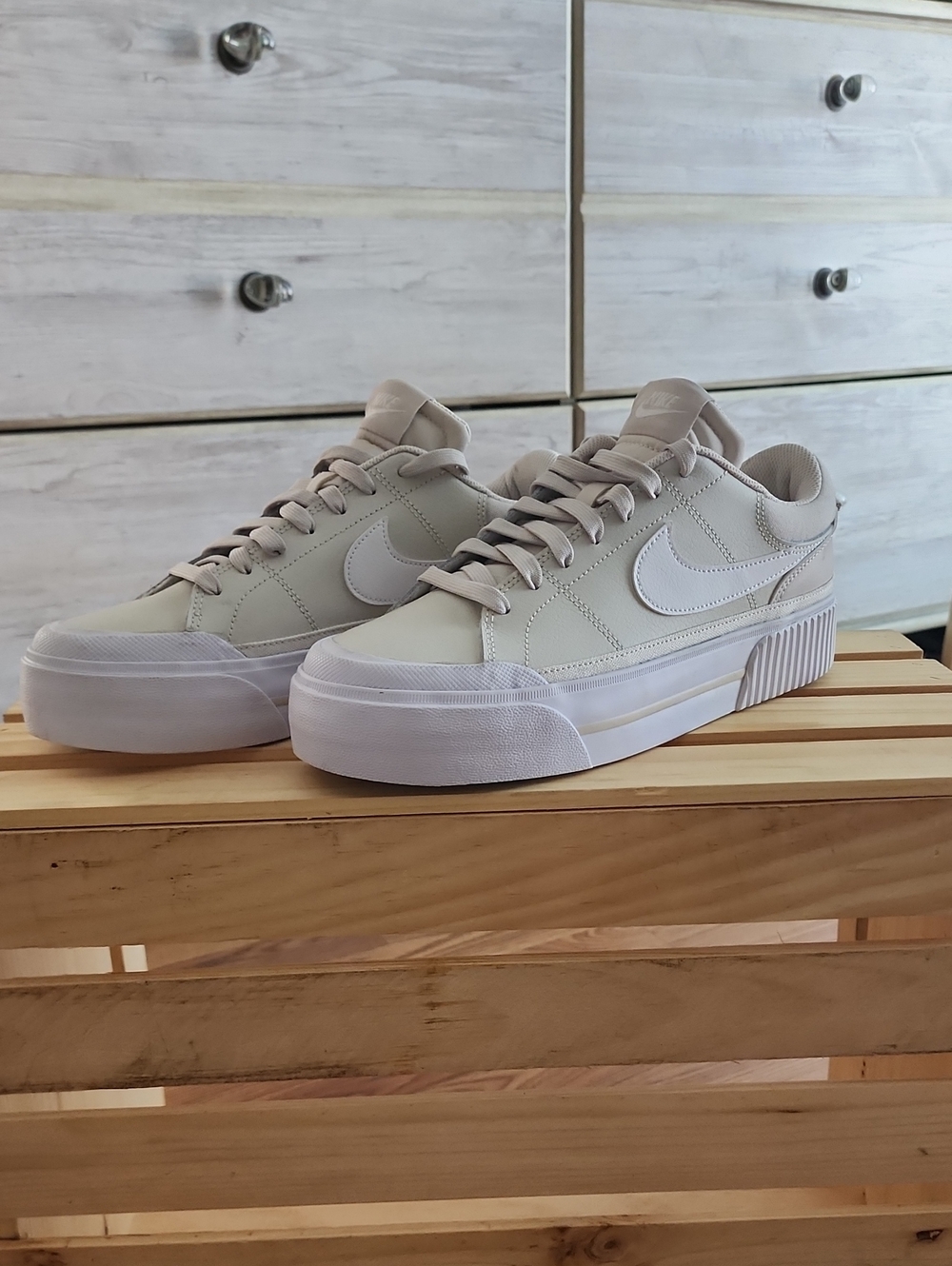 Nike Womens Leather Low-Top Court Legacy Lift Sneakers - Light Beige/White